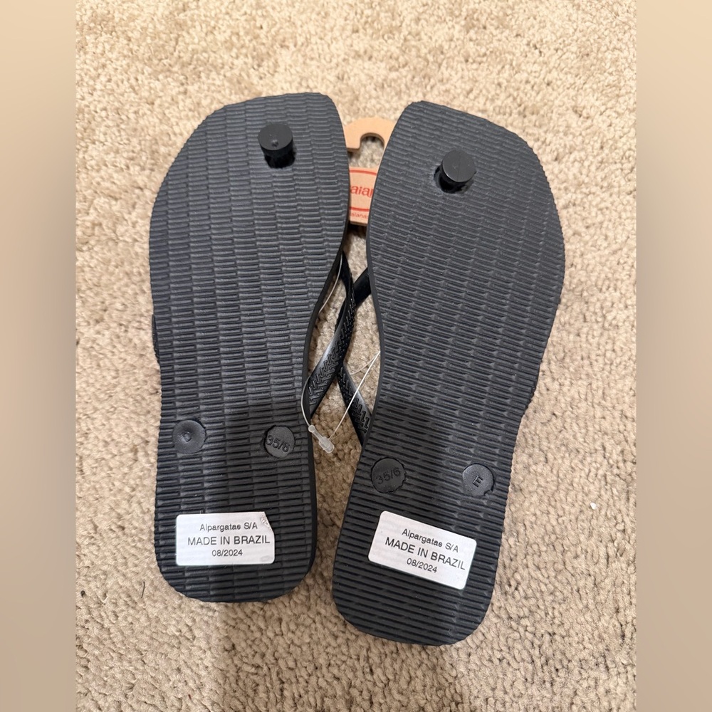 “New” Havaianas Classic Black Sandals sise35-36 - Picture 2 of 2